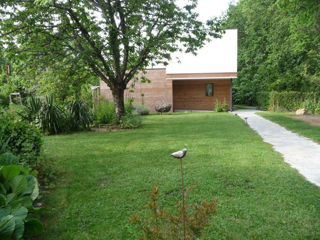 Le Jardin Aux Oiseaux Bed and Breakfast Férel Exteriör bild