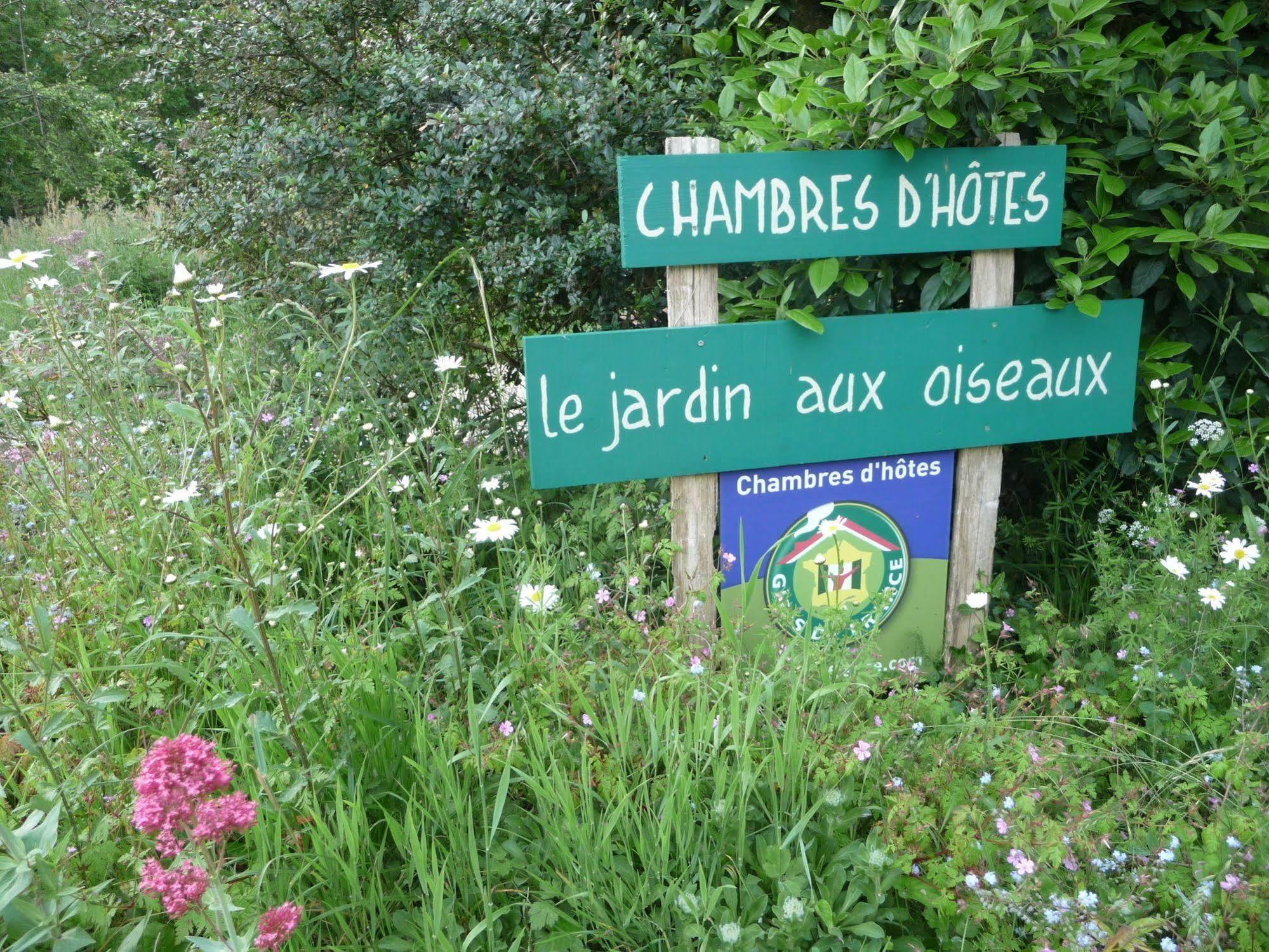 Le Jardin Aux Oiseaux Bed and Breakfast Férel Exteriör bild