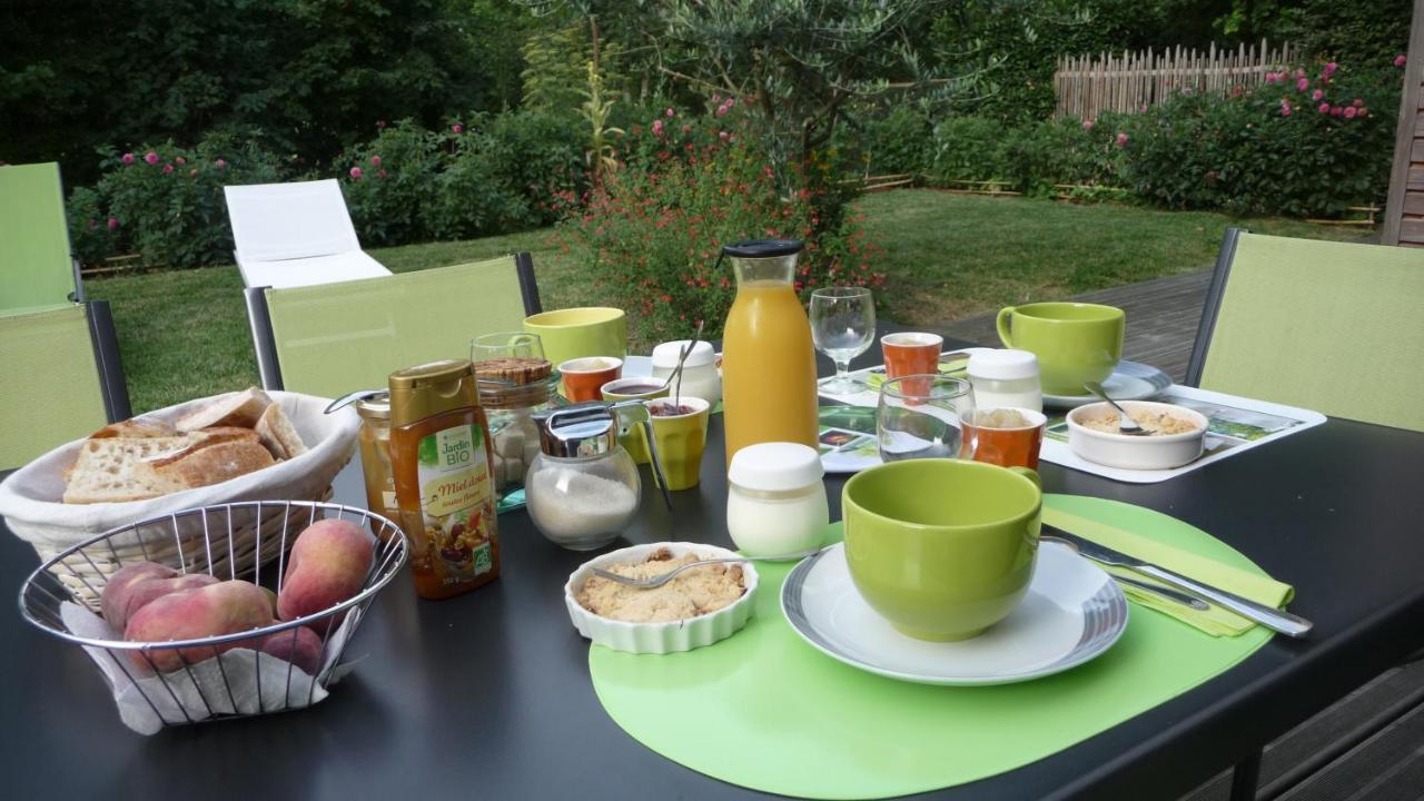 Le Jardin Aux Oiseaux Bed and Breakfast Férel Exteriör bild
